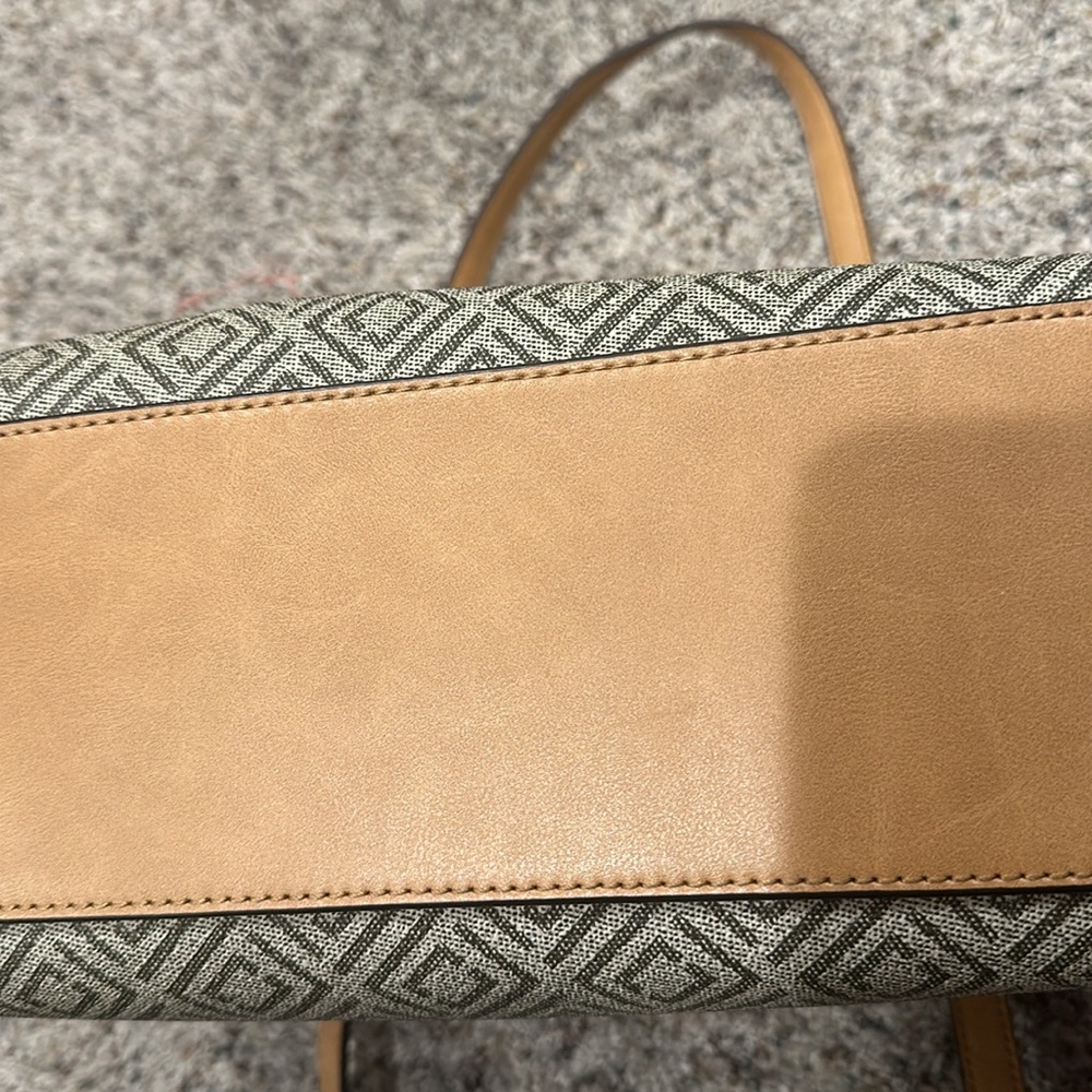 Liz Claiborne Purse - Picture 13 of 14
